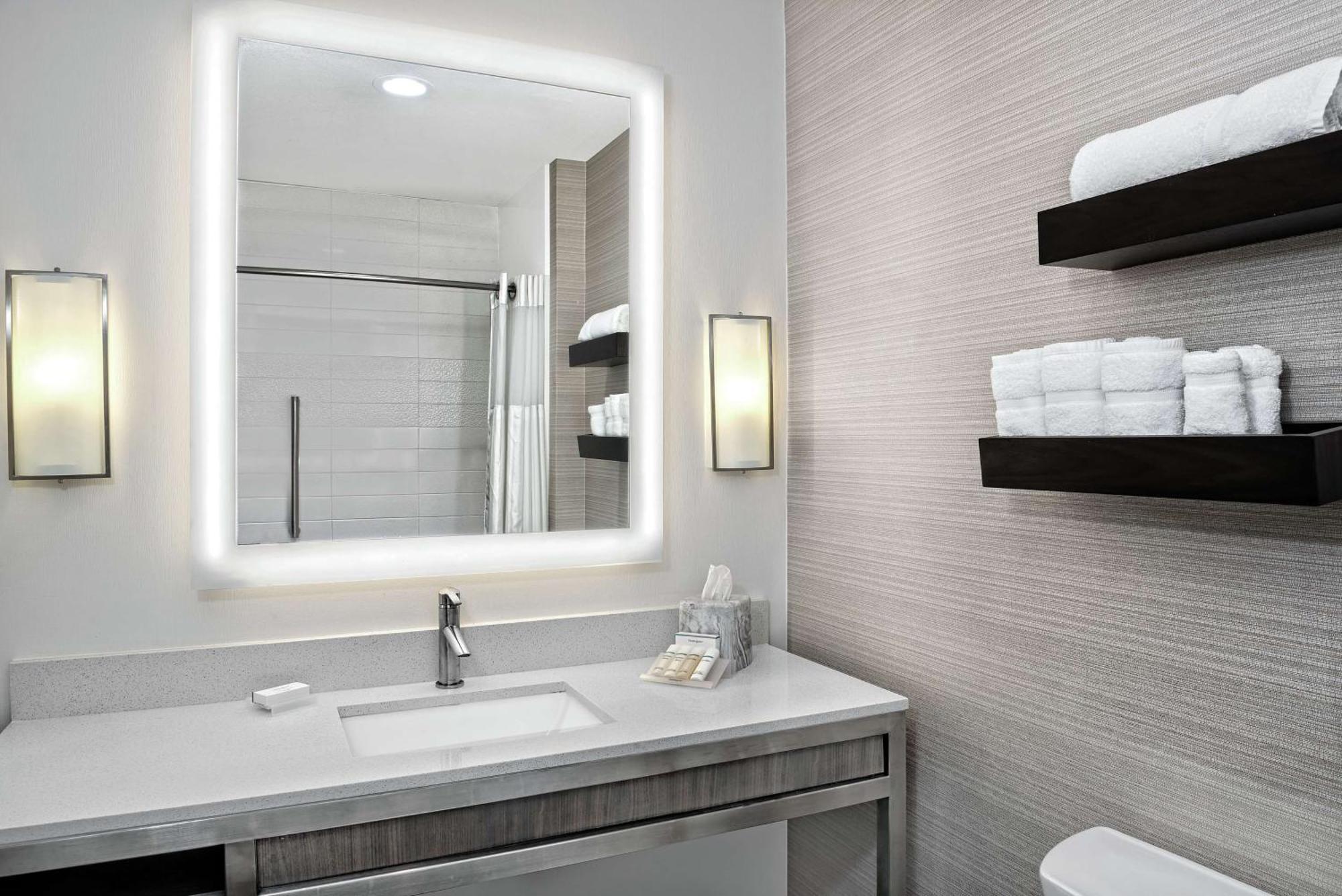 Hilton Garden Inn Сан Маркос Экстерьер фото